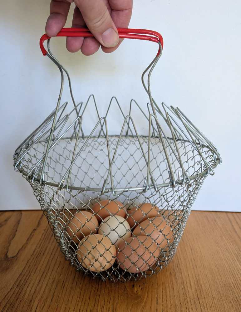 Midcentury collapsing egg basket - fruit bowl - Image 7