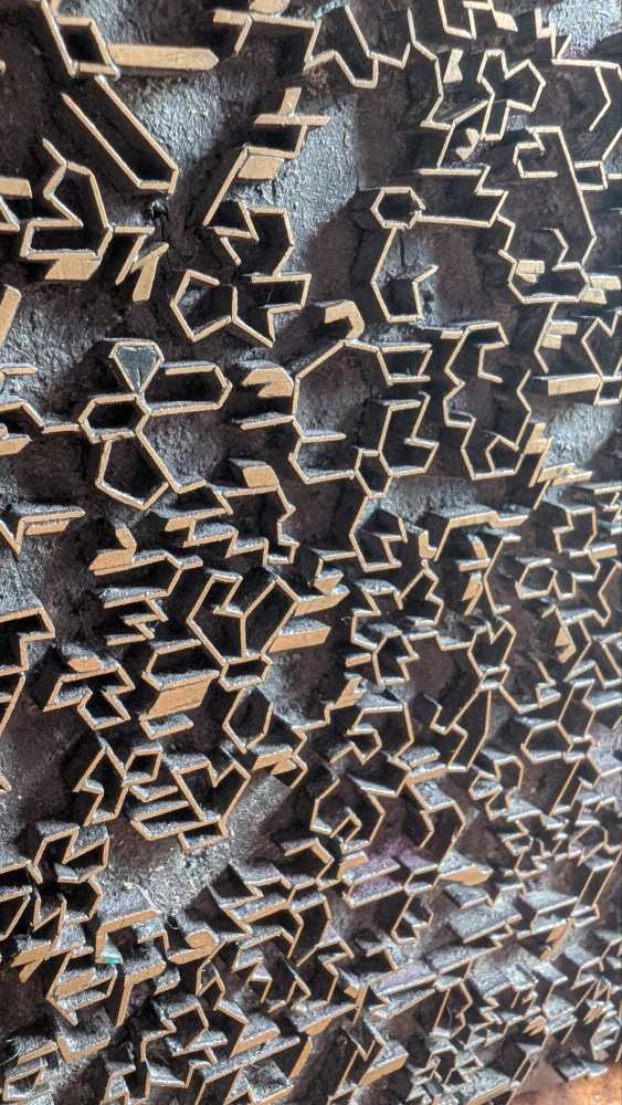 Indian sari brass and wood printing block - Image 3