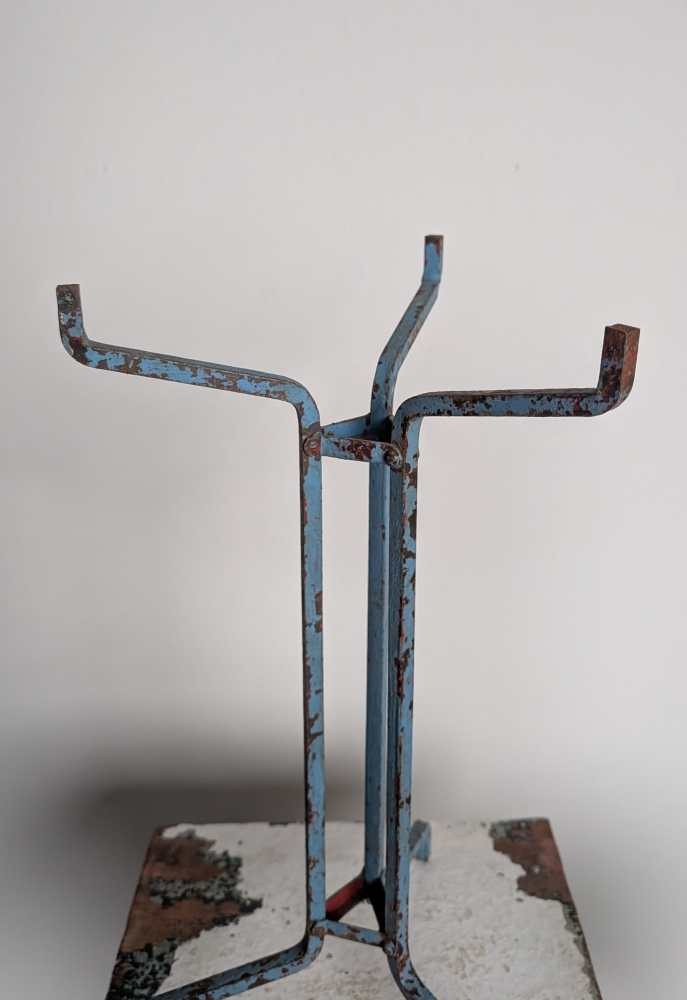Pair of vintage blue painted steel scientific lab stands - for plants or jewellery - Image 4
