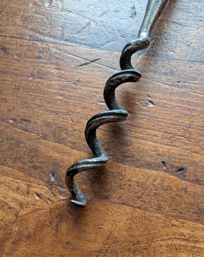 Antique turned wooden handled corkscrew - Image 3