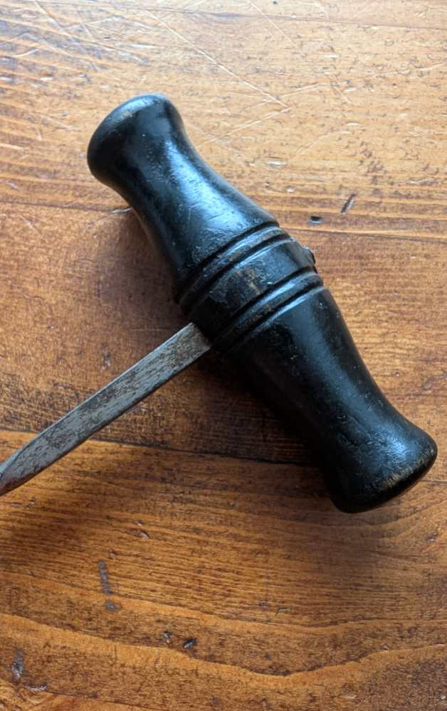 Antique turned wooden handled corkscrew - Image 2