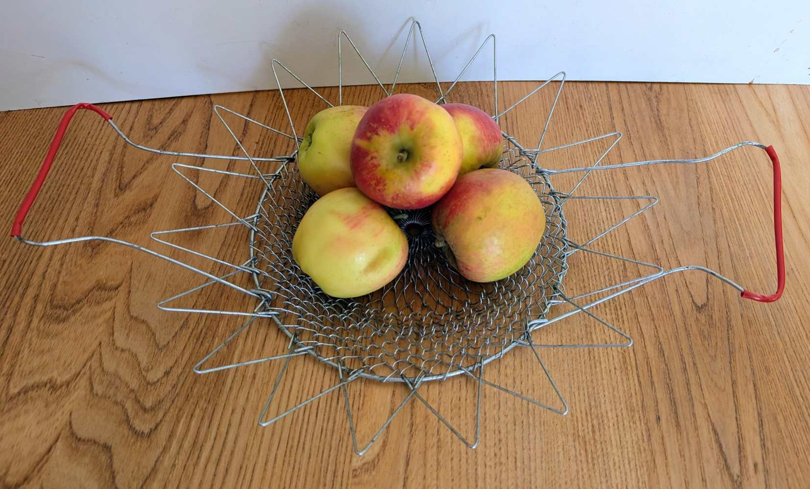Midcentury collapsing egg basket - fruit bowl - Image 6