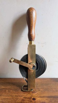 Well depth measurer