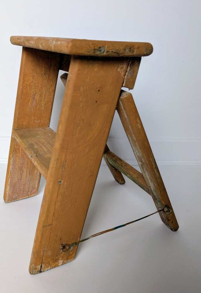 2 step painted wooden folding steps - Image 2