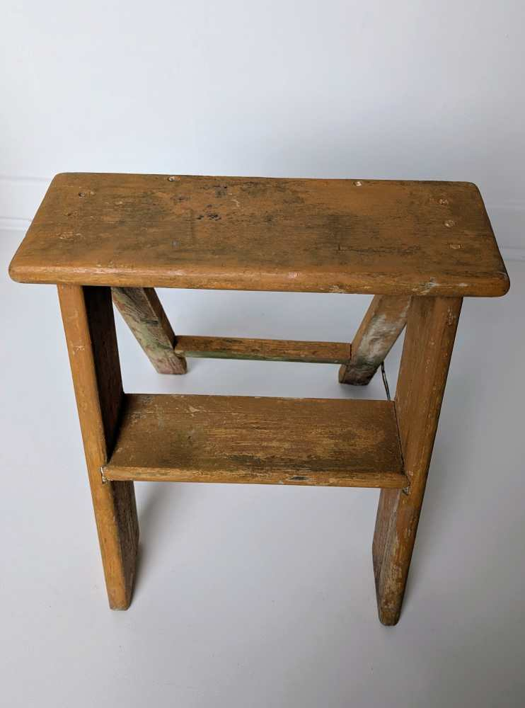 2 step painted wooden folding steps - Image 3