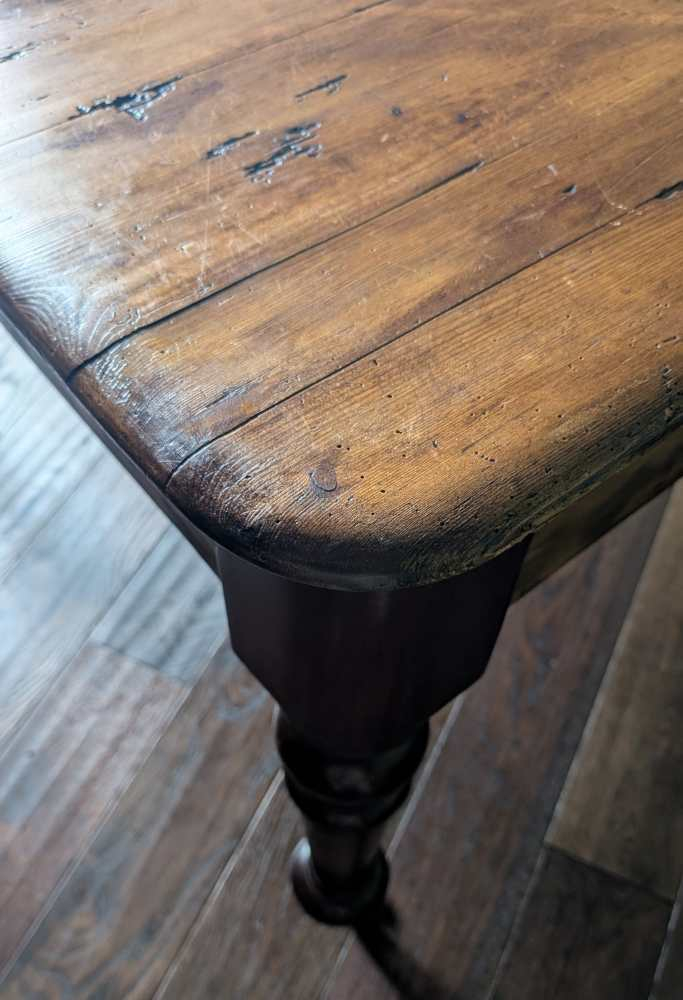 Square pine and mahogany 19th C. dining table on brass casters - Image 12