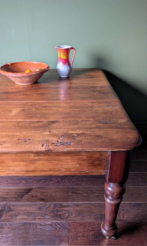 Square pine and mahogany 19th C. dining table on brass casters - Image 3