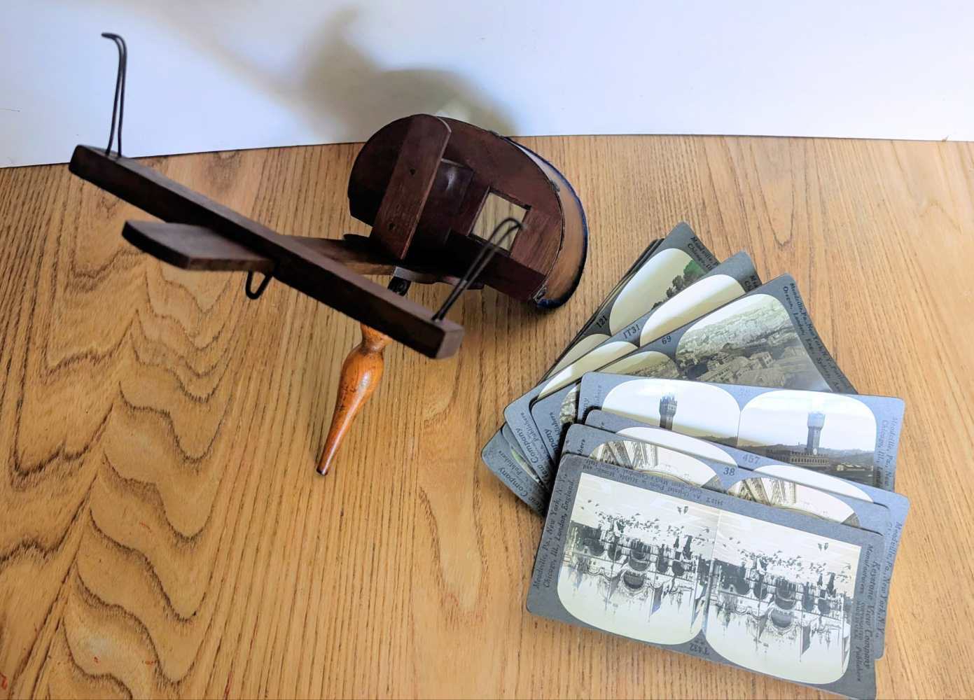 Antique Edwardian Stereoscope 3D image viewer with 10 slides