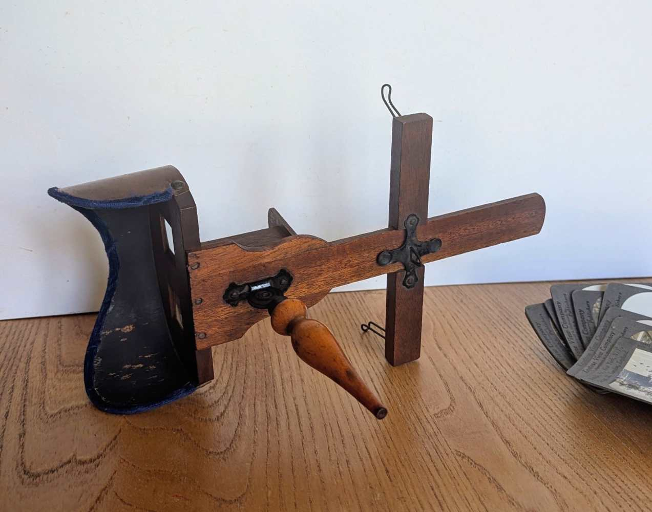 Antique Edwardian Stereoscope 3D image viewer with 10 slides - Image 11