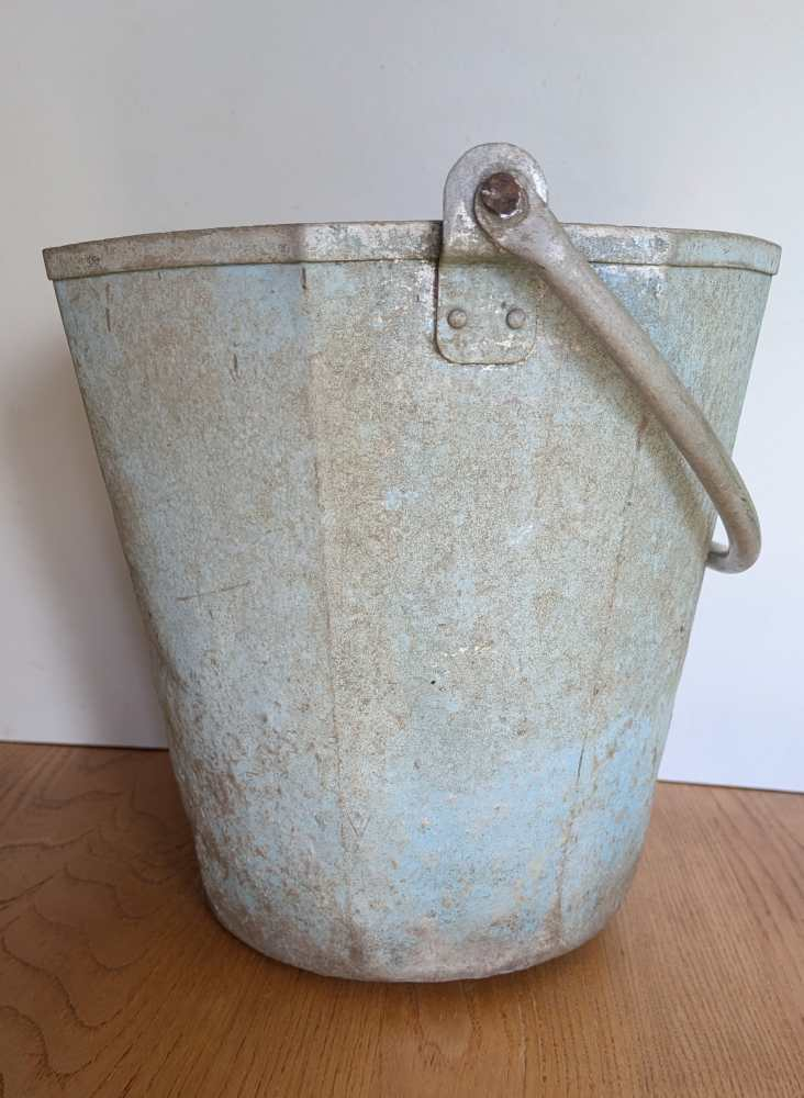 Unusual hexagonal bucket - Image 9