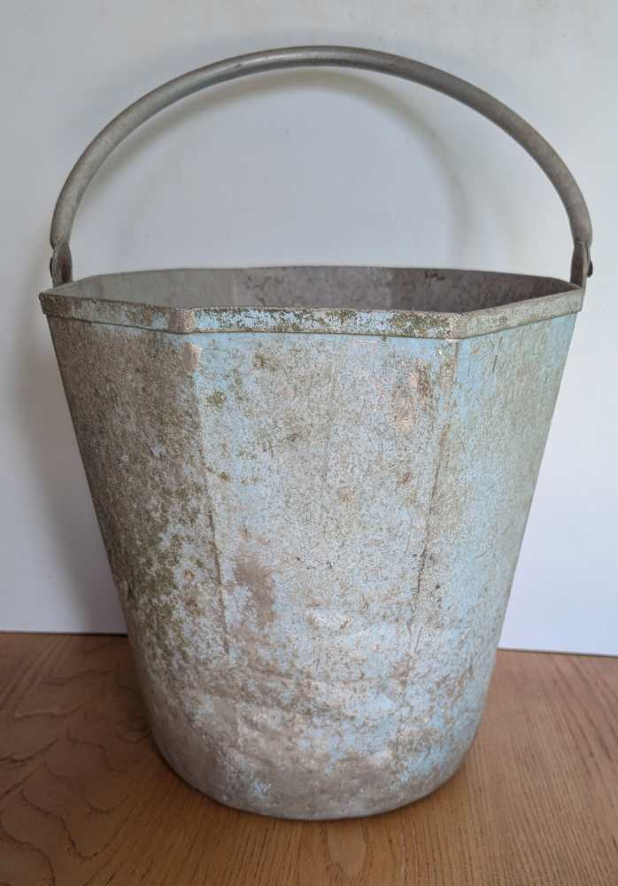 Unusual hexagonal bucket - Image 10