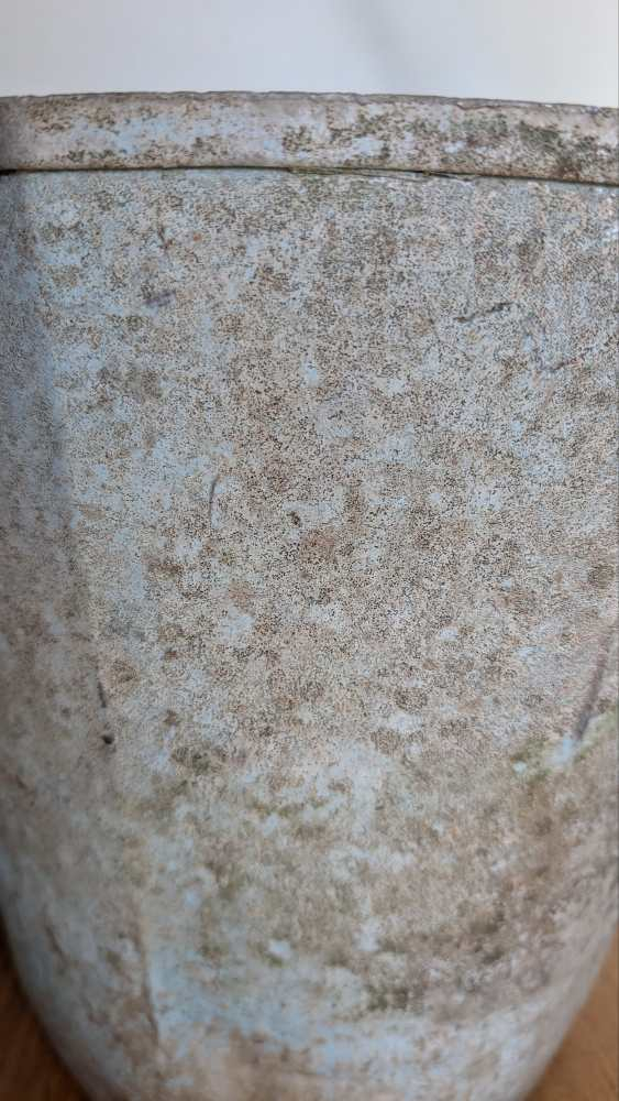 Unusual hexagonal bucket - Image 2