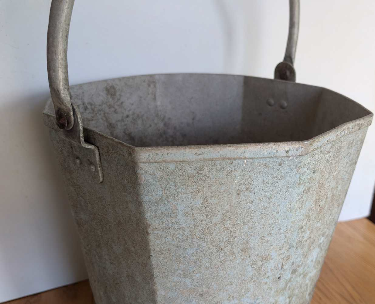 Unusual hexagonal bucket - Image 15