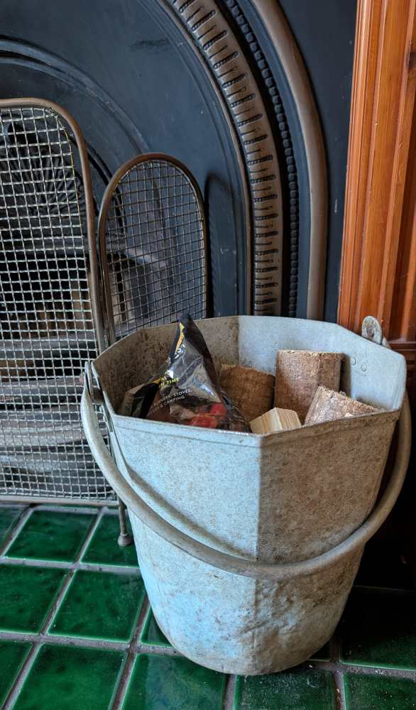Unusual hexagonal bucket - Image 4