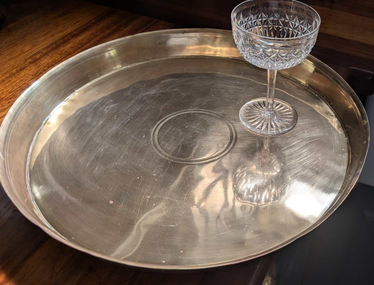 Round brass vintage tray - Image 5