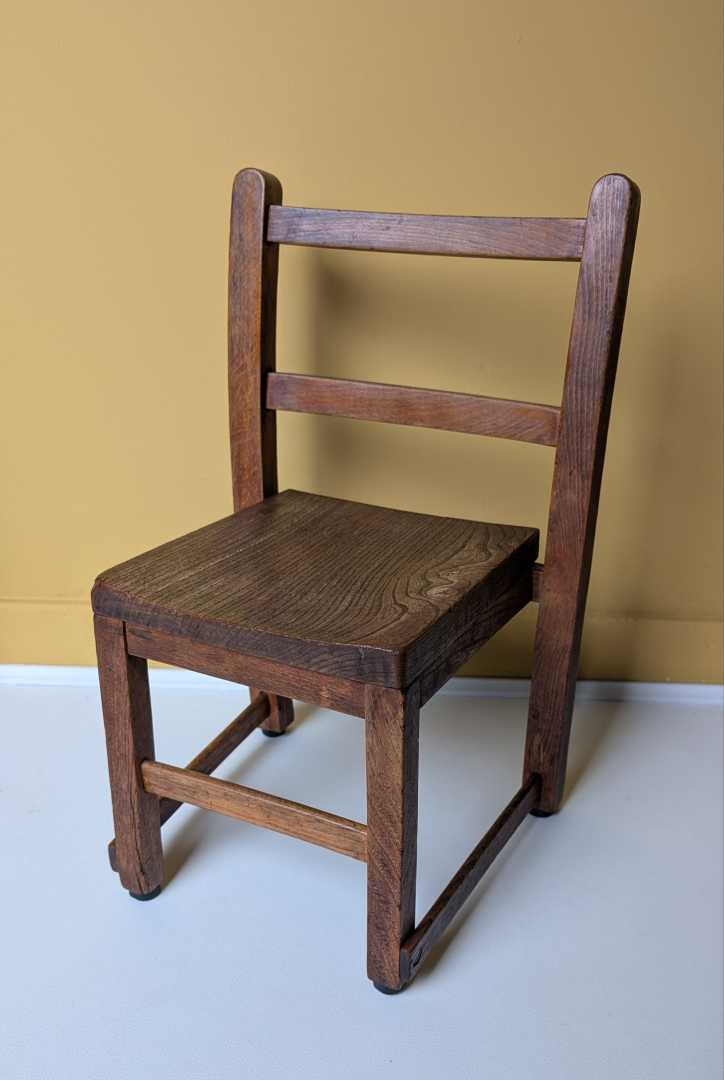 Child's midcentury oak and elm chair - Image 10