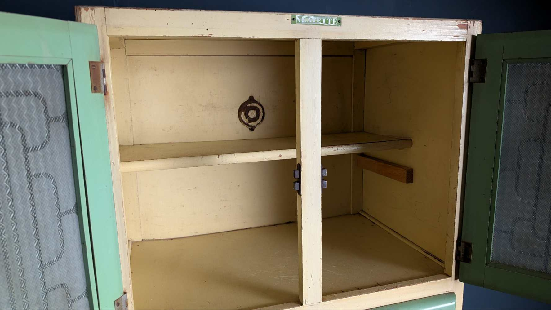 1950s Neatette multi compartment kitchen cabinet - Image 6