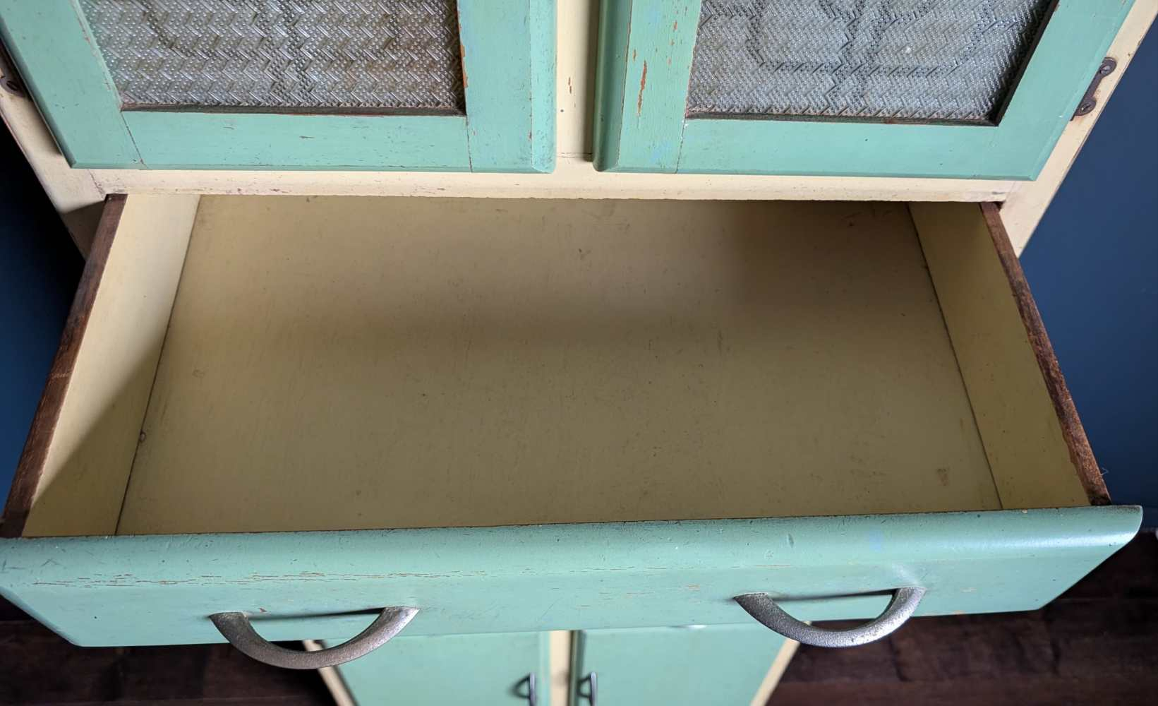 1950s Neatette multi compartment kitchen cabinet - Image 8