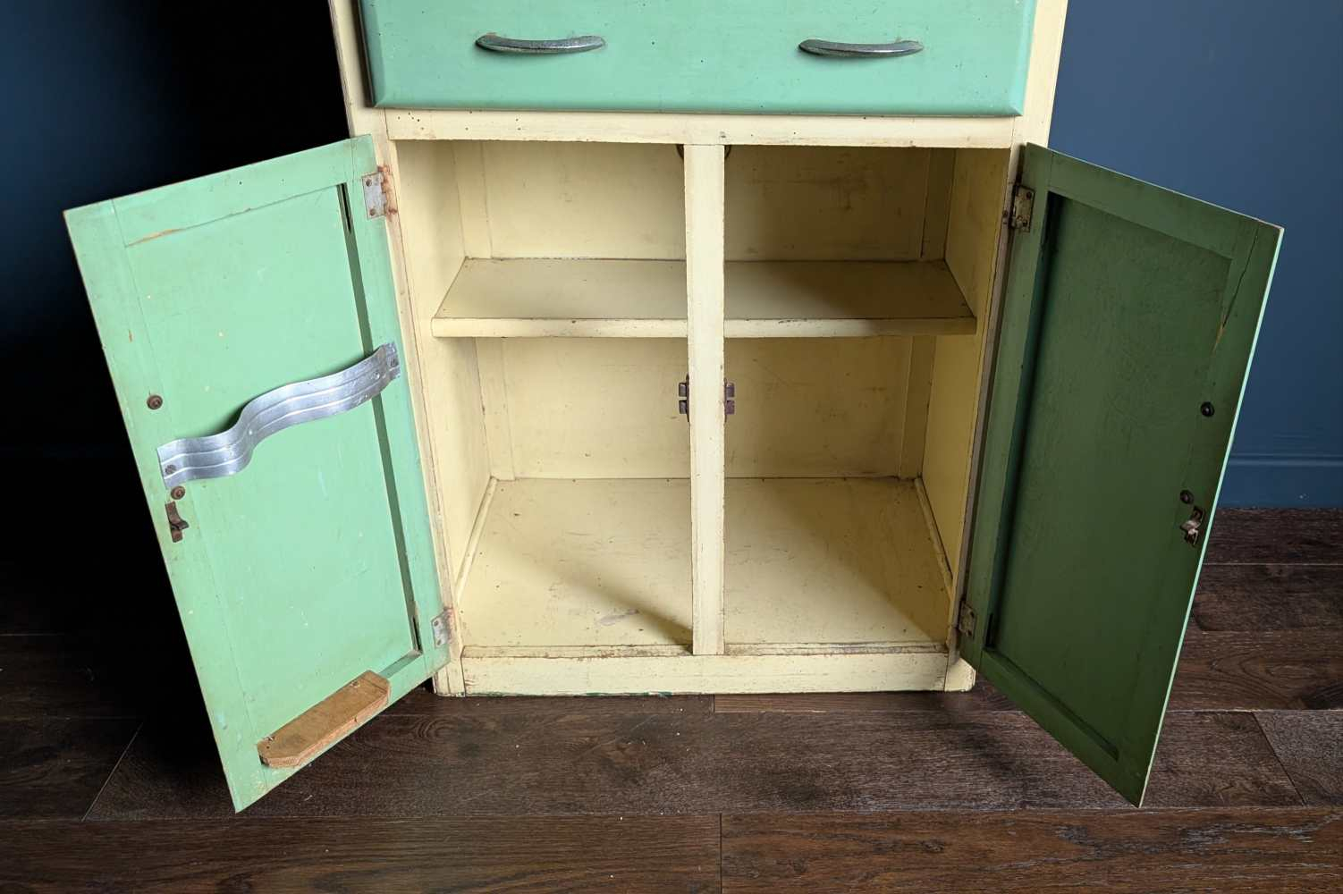 1950s Neatette multi compartment kitchen cabinet - Image 16