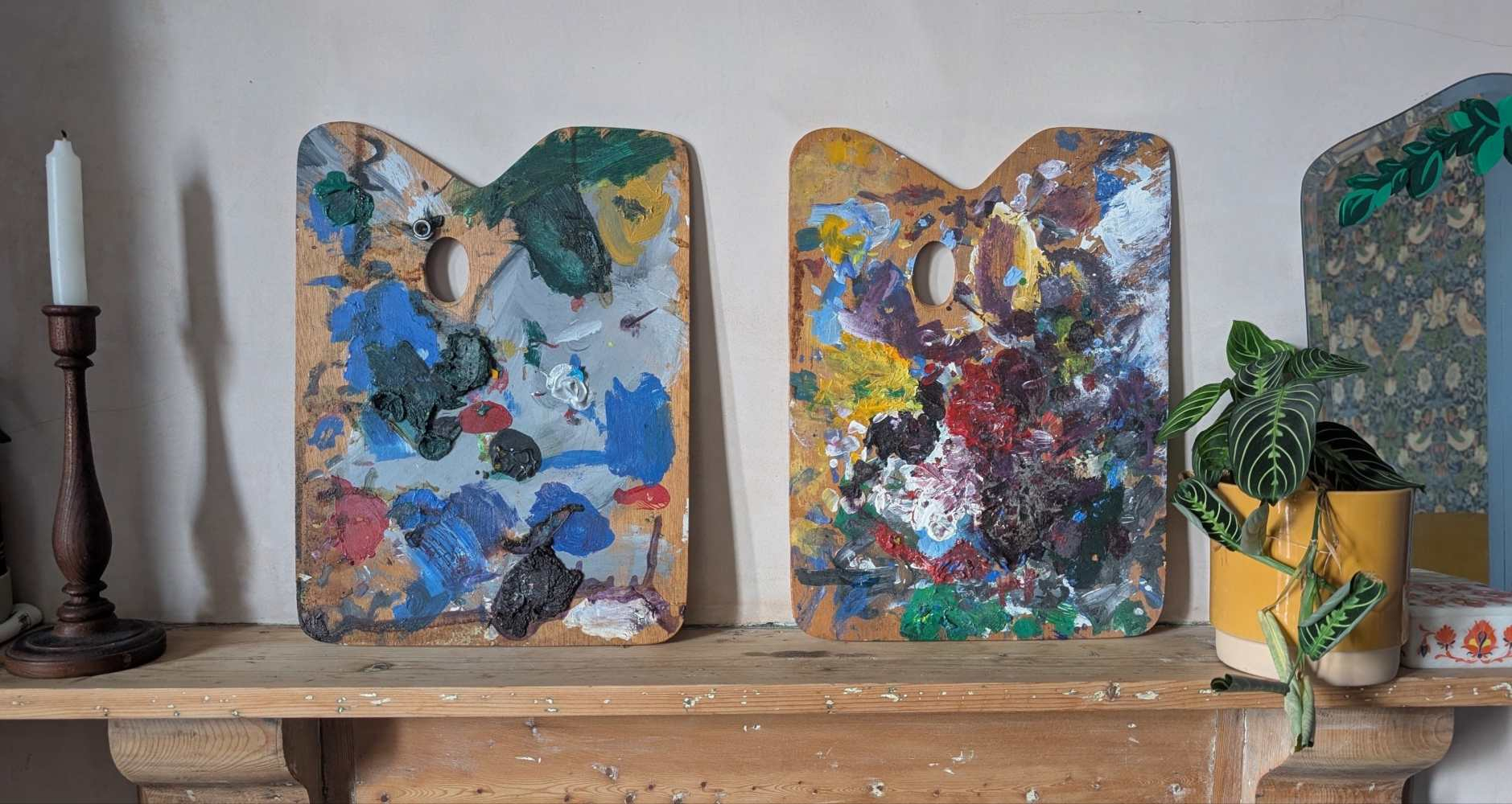 Artist's oil paint palette as decor - Image 8