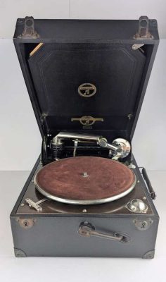 1920s wind up Columbia Grafonola Gramophone model 202