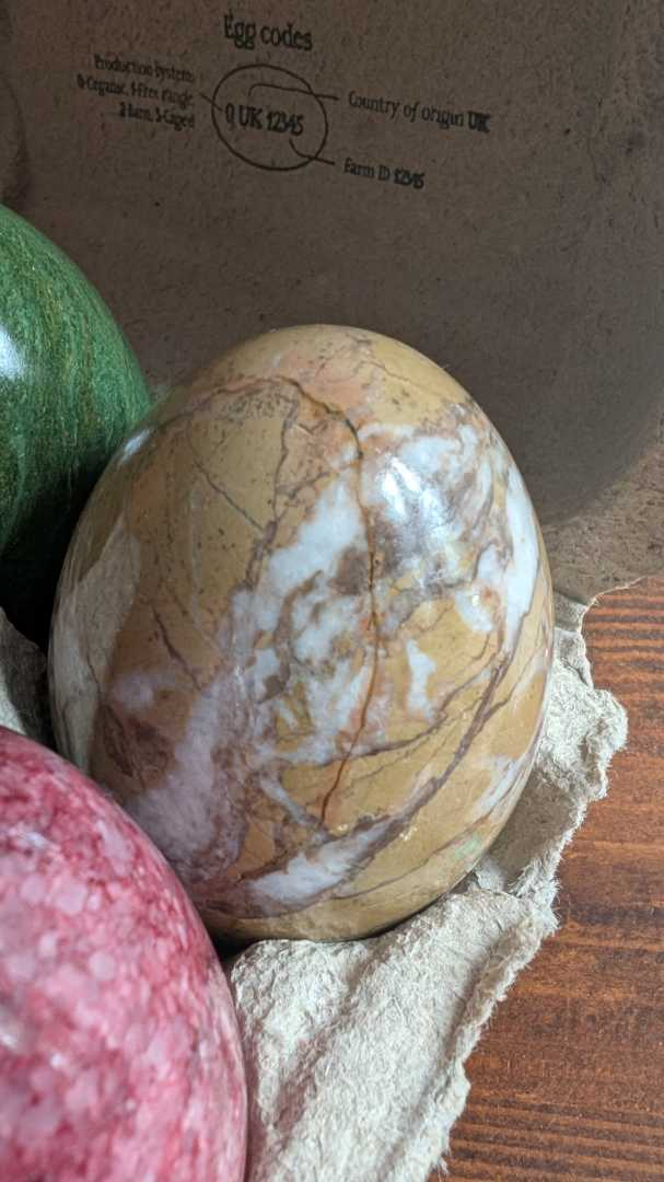 Half a dozen eggs - Image 13