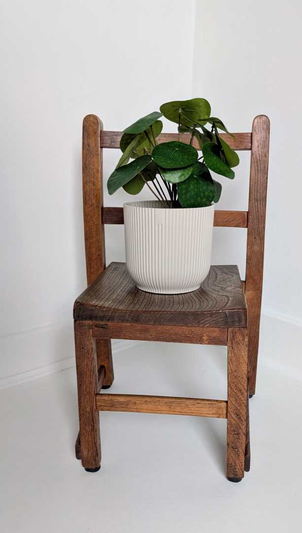 Child's midcentury oak and elm chair - Image 2