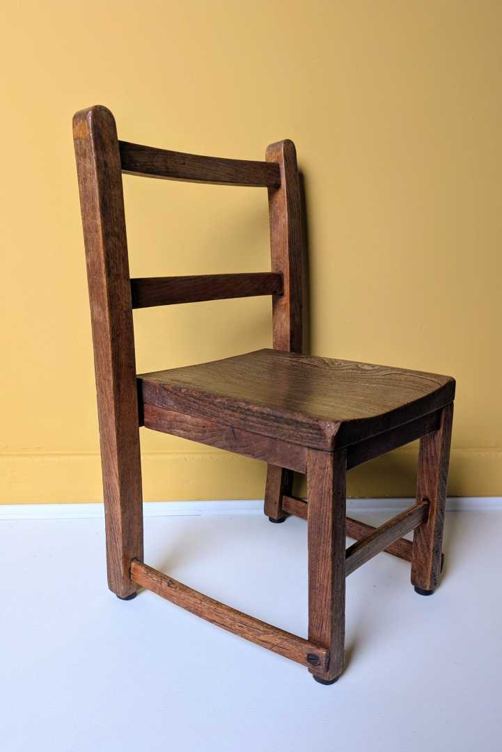 Child's midcentury oak and elm chair - Image 6