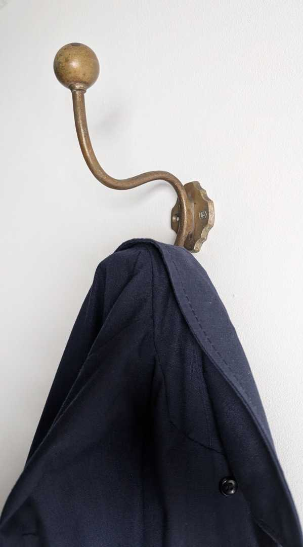 Two French c.1900s brass coat and hat hooks - Image 9