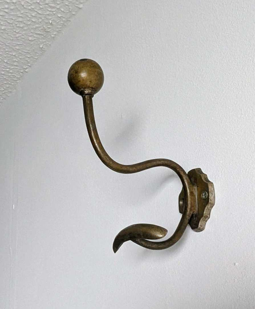 Two French c.1900s brass coat and hat hooks - Image 6