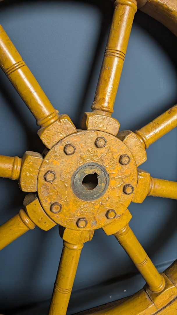 Huge old ships wheel - Image 2
