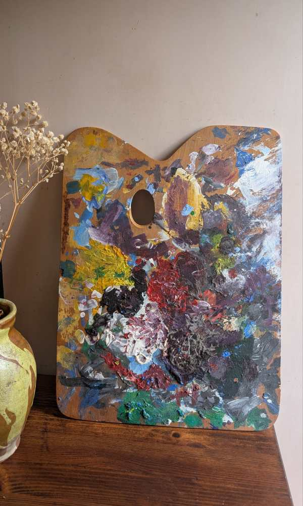 Artist's oil paint palette as decor