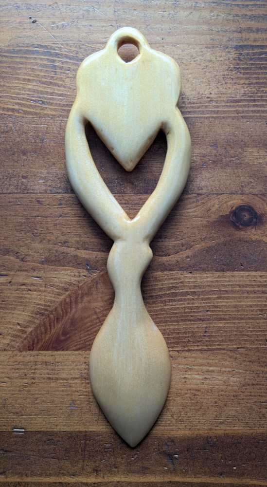 Hand carved Welsh Lovespoon - Image 8