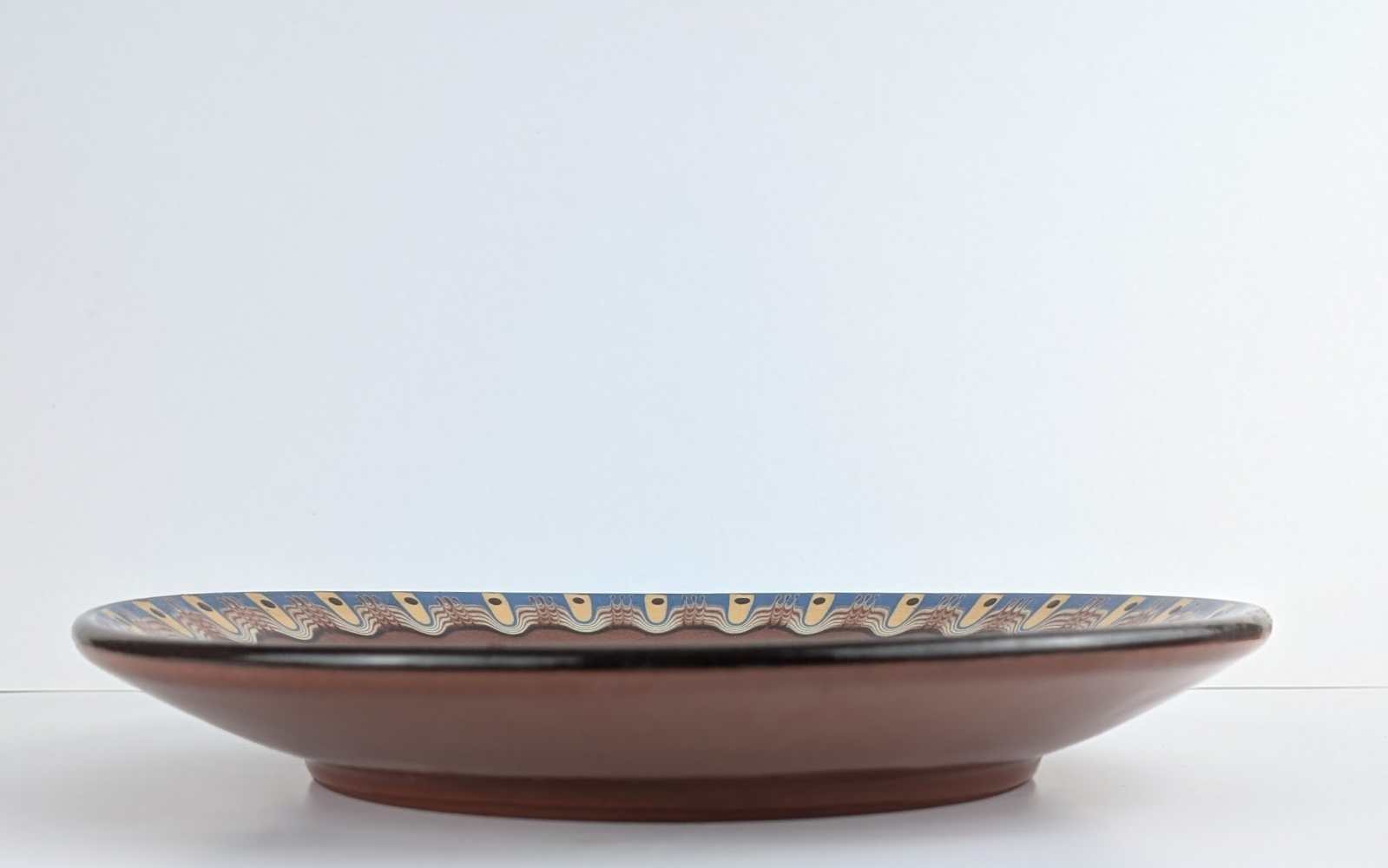 Slipware pottery platter - Image 13