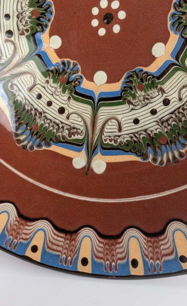 Slipware pottery platter - Image 7