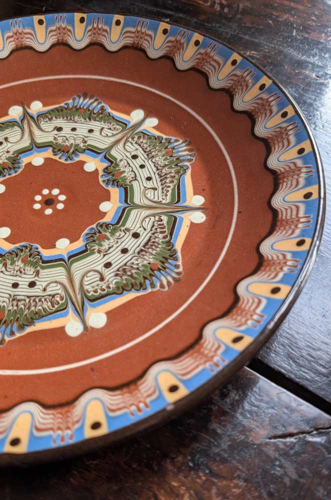 Slipware pottery platter - Image 10