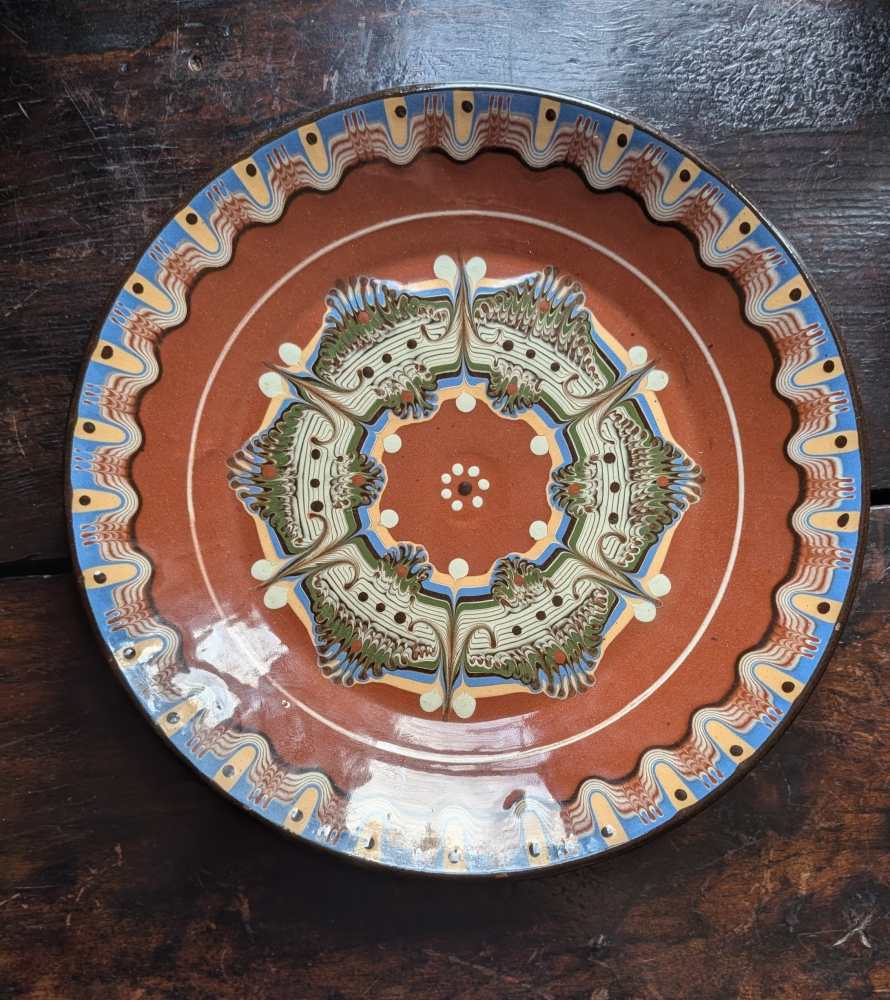 Slipware pottery platter - Image 14