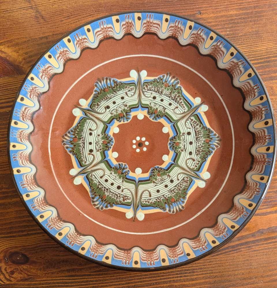 Slipware pottery platter - Image 2