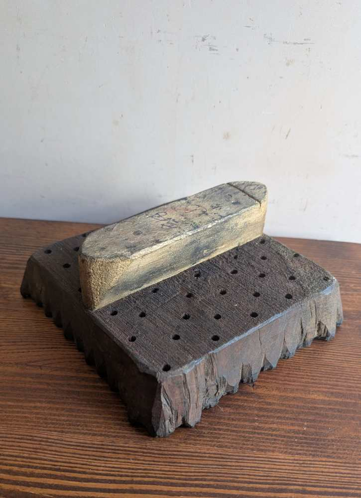 Pair of Indian fabric-printing blocks from Jaipur - Image 6