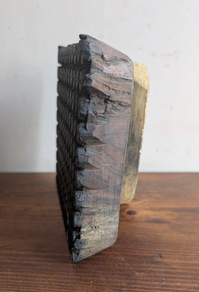 Pair of Indian fabric-printing blocks from Jaipur - Image 5