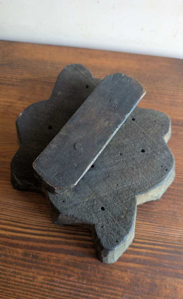 Pair of Indian fabric-printing blocks from Jaipur - Image 12