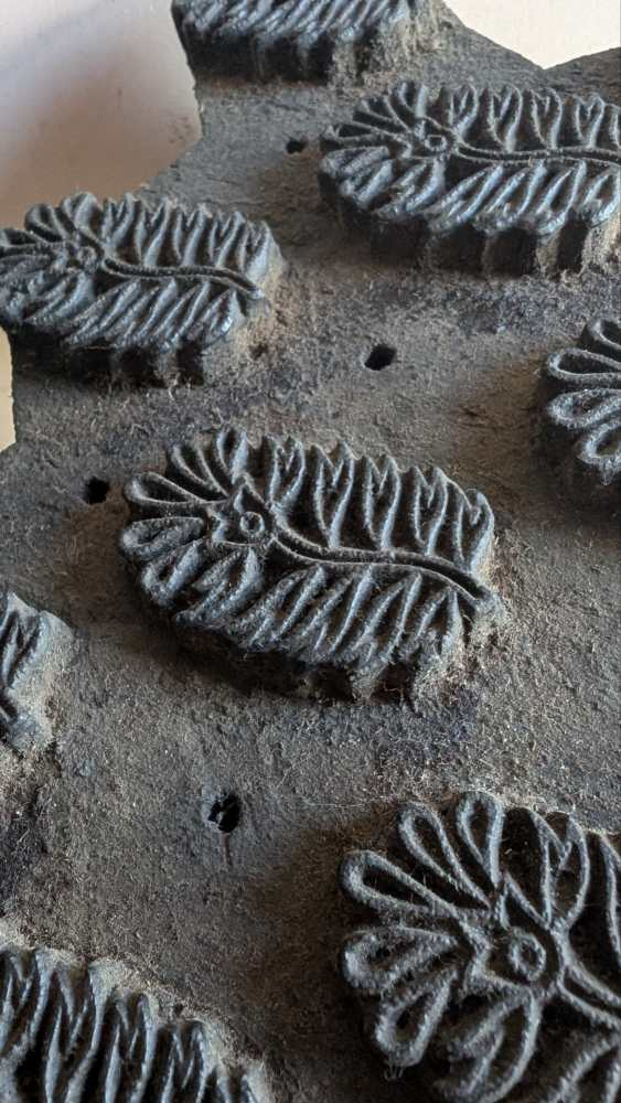 Pair of Indian fabric-printing blocks from Jaipur - Image 11